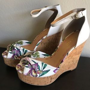 New Nine West Tropical Floral Wedges